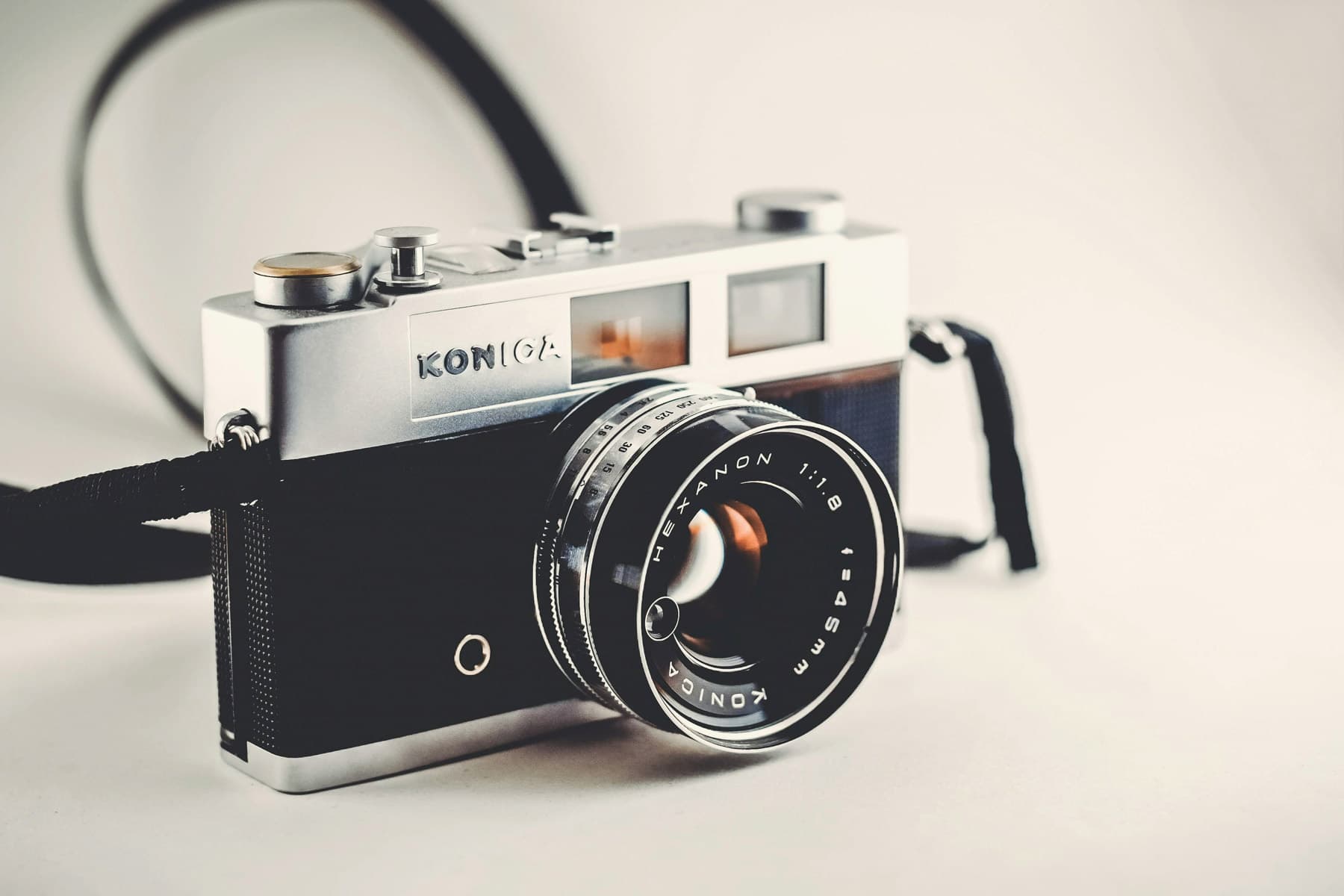Konica Big Mini Review: Sharp Konica Lens, Fragile Reputation
