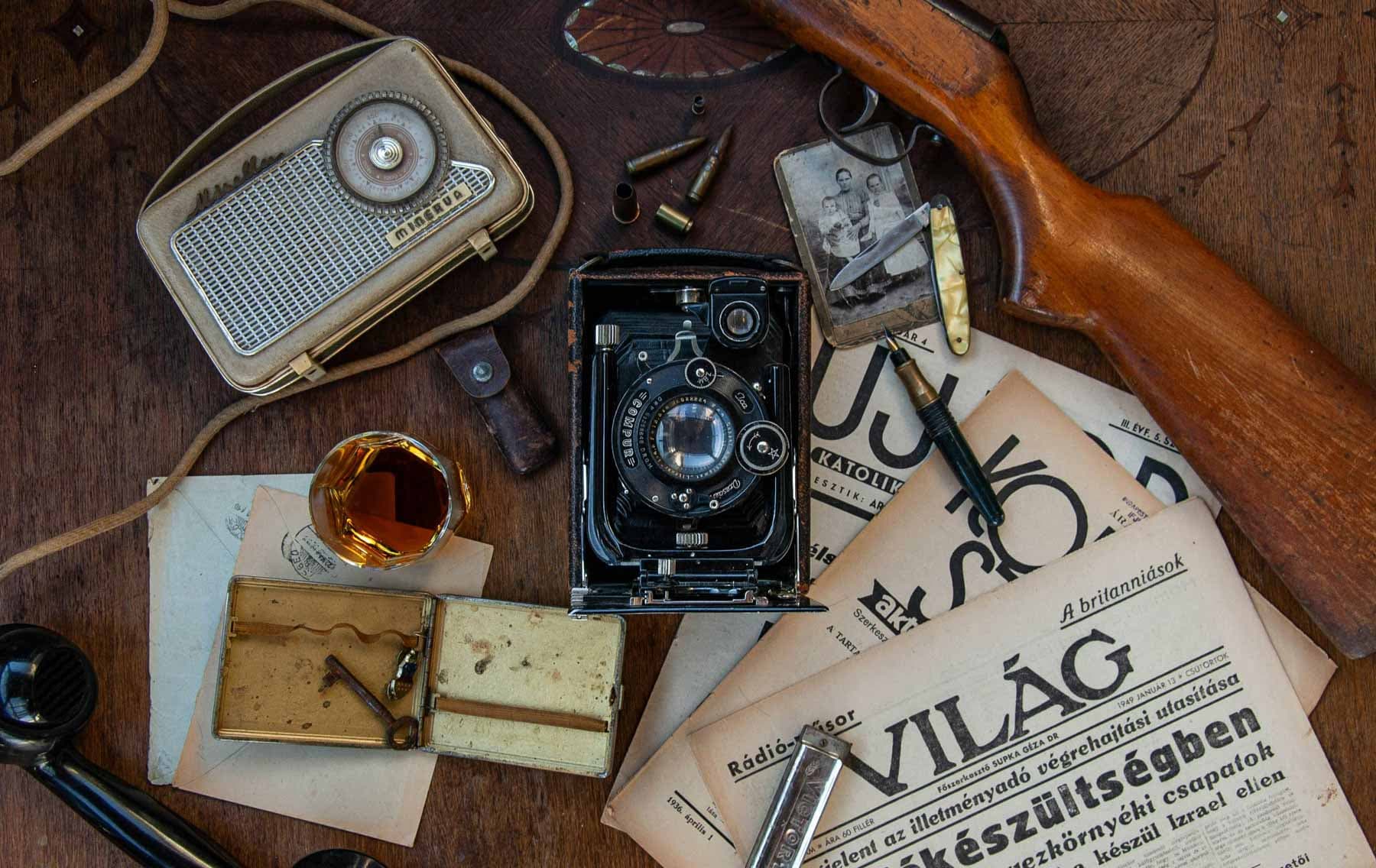 Flat Lay Photography Guide: Camera Settings, Composition & Styling Tips